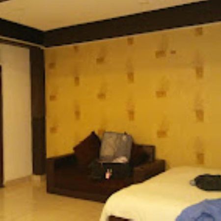 Hotel Maratha Palace,Satara Esterno foto