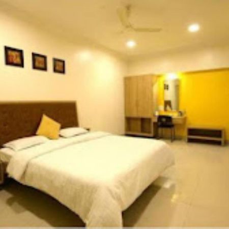 Hotel Maratha Palace,Satara Esterno foto