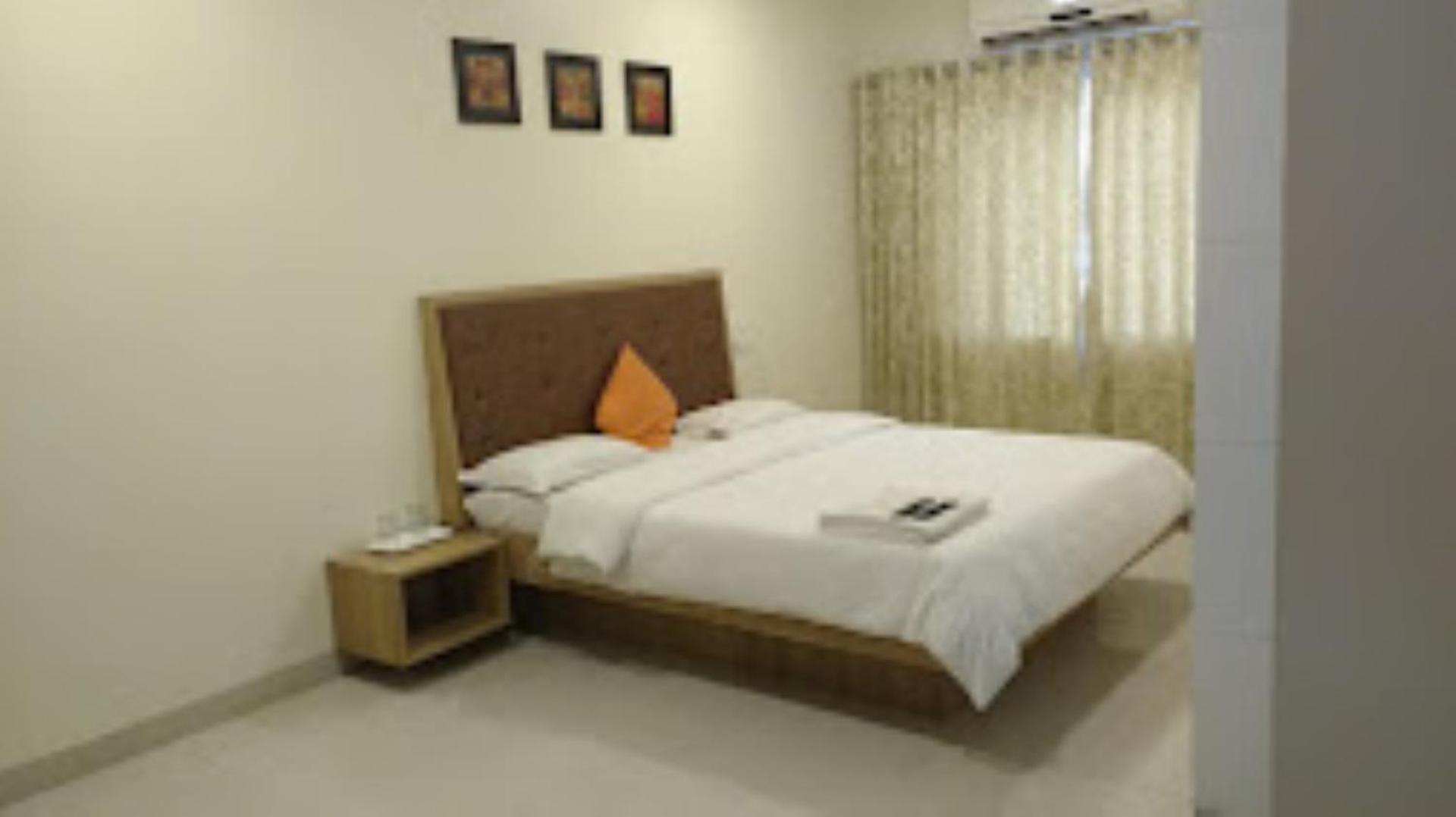 Hotel Maratha Palace,Satara Esterno foto