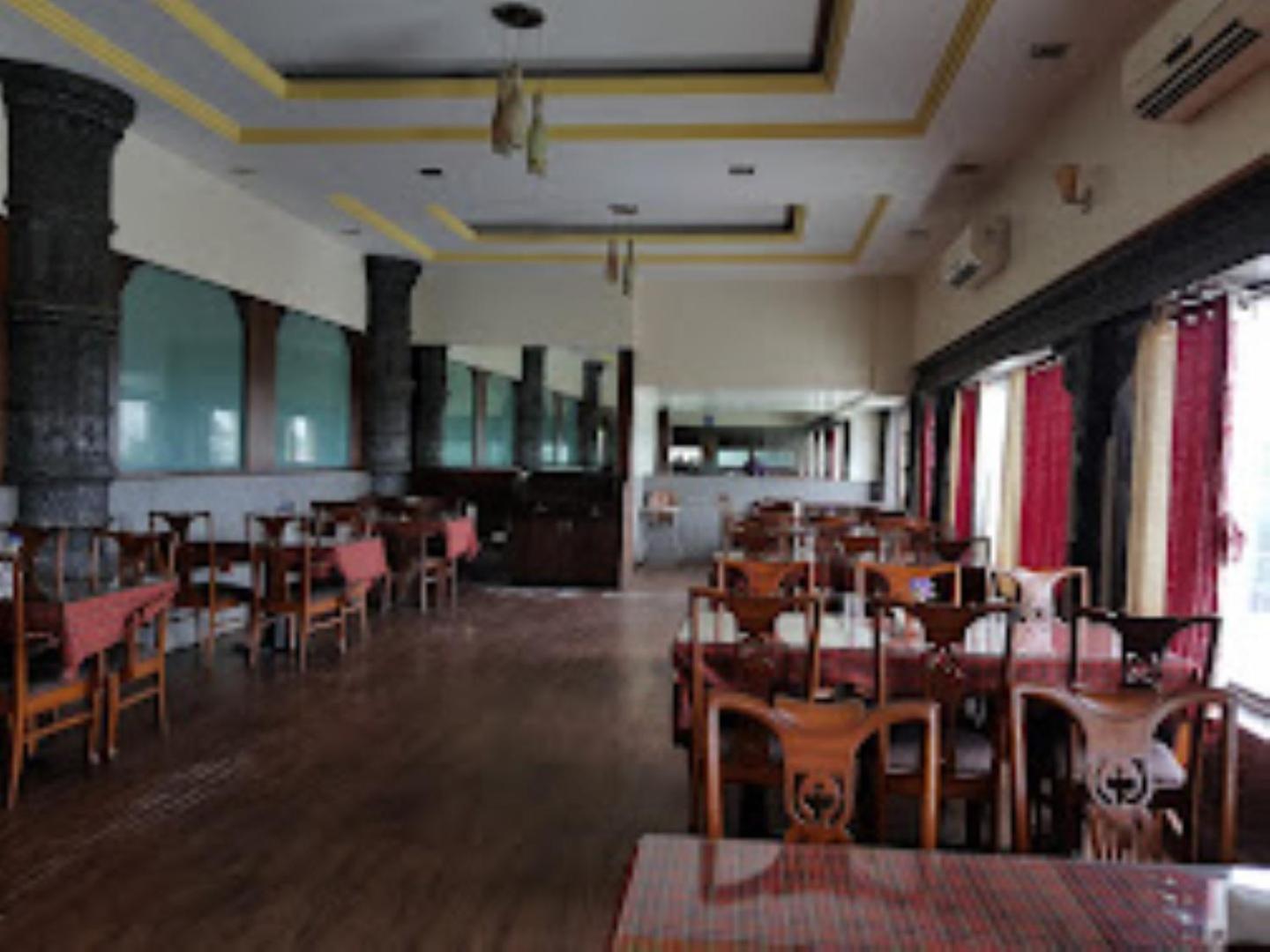 Hotel Maratha Palace,Satara Esterno foto