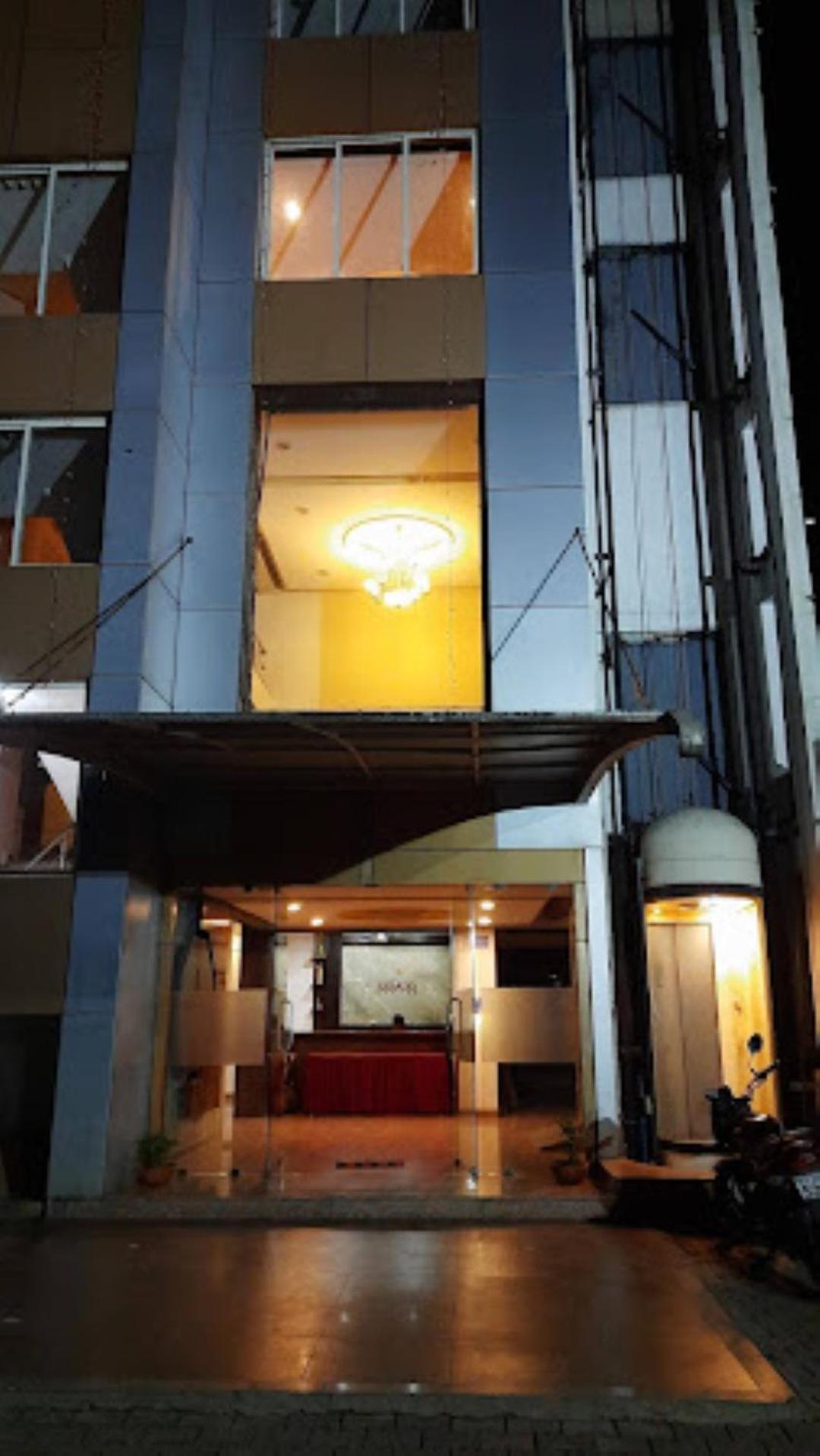 Hotel Maratha Palace,Satara Esterno foto