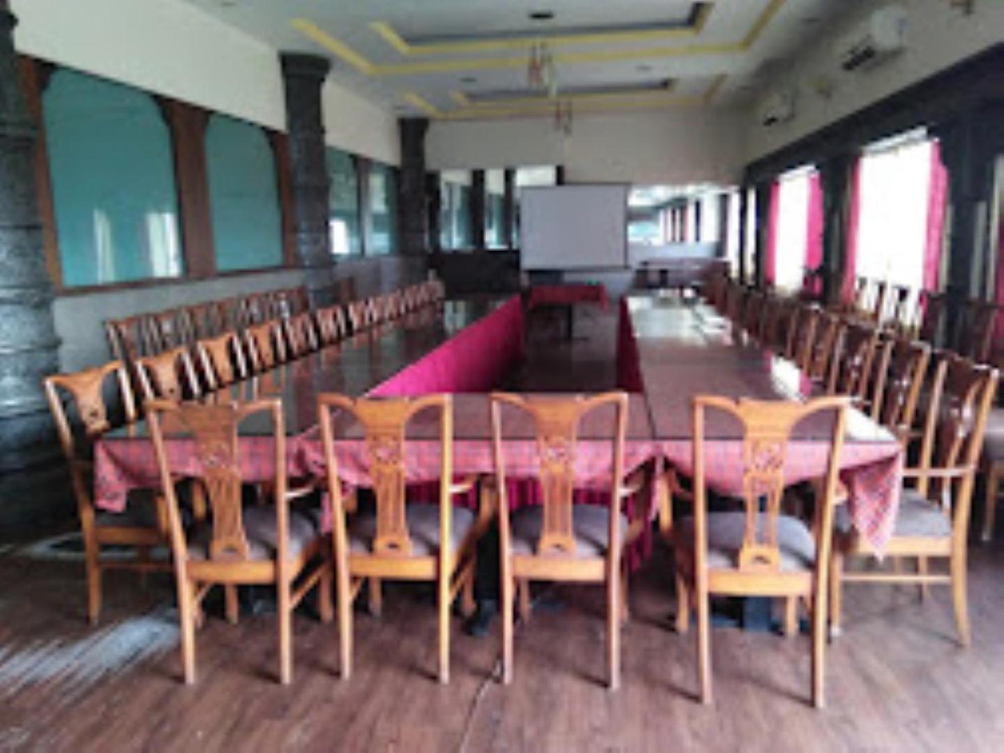 Hotel Maratha Palace,Satara Esterno foto