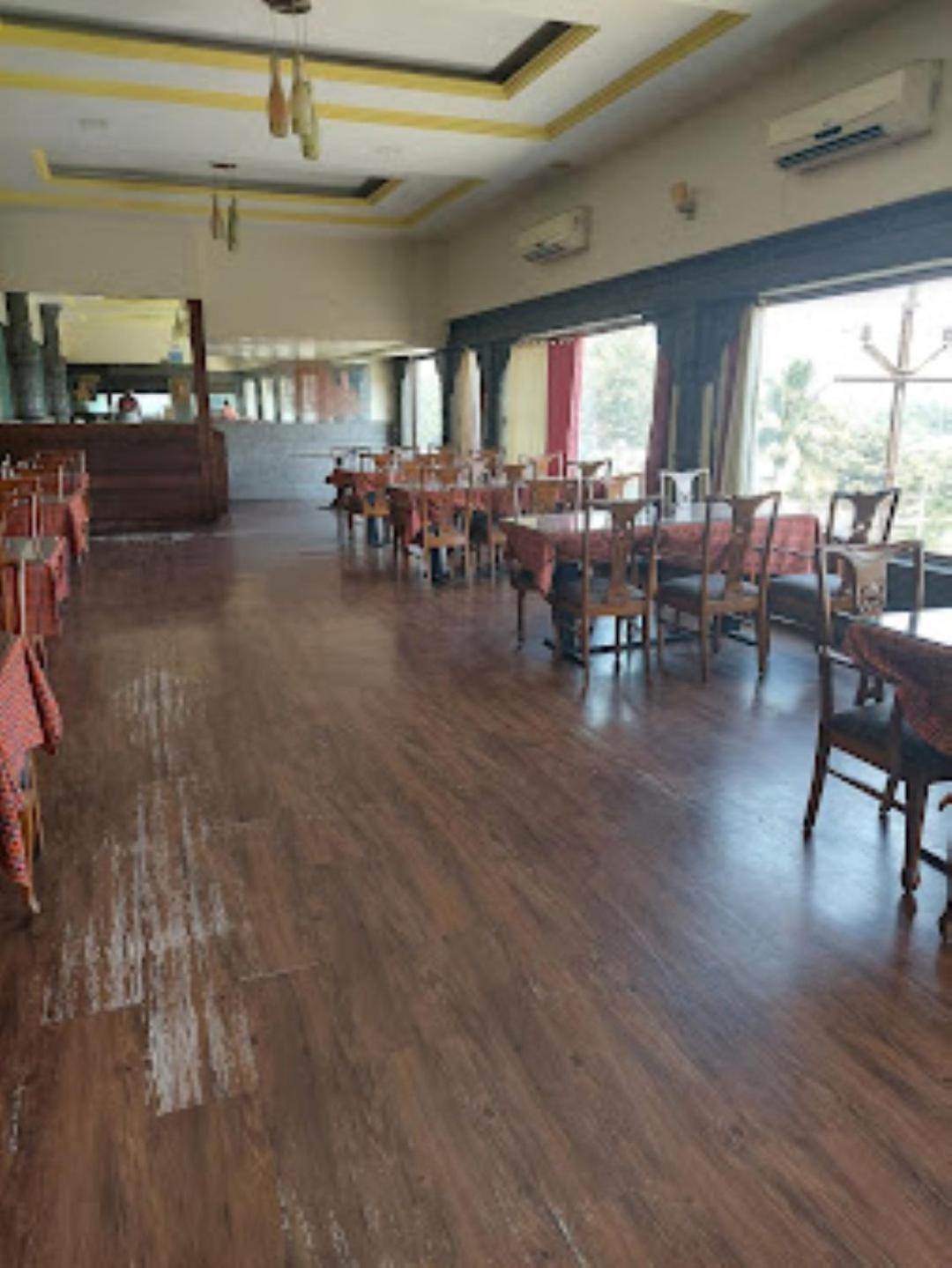 Hotel Maratha Palace,Satara Esterno foto