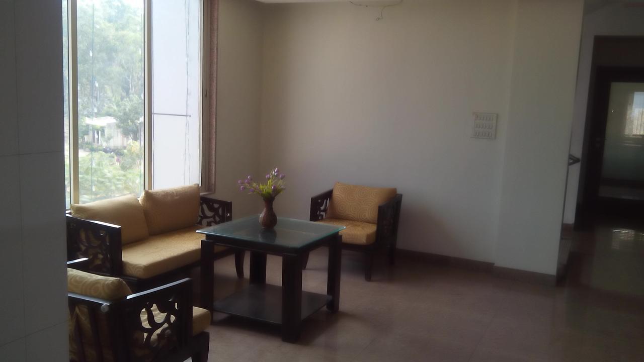 Hotel Maratha Palace,Satara Esterno foto