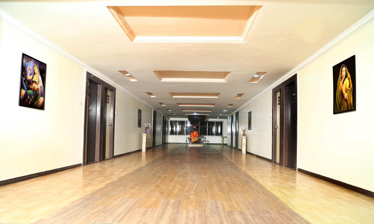 Hotel Maratha Palace,Satara Esterno foto